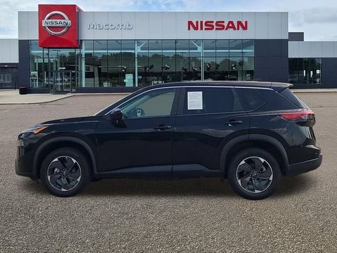 Used 2024 Nissan Rogue SV AWD/4WD image 4