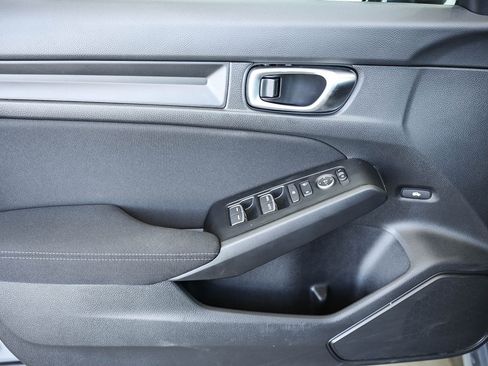 Used 2025 Honda Civic Sport image 29