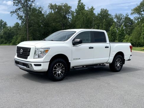 Used 2022 Nissan Titan SV w/ Accessory Utility Package image 3