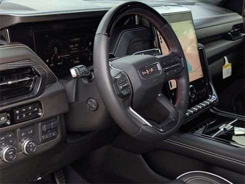 Used 2025 GMC Yukon AT4 Ultimate image 28