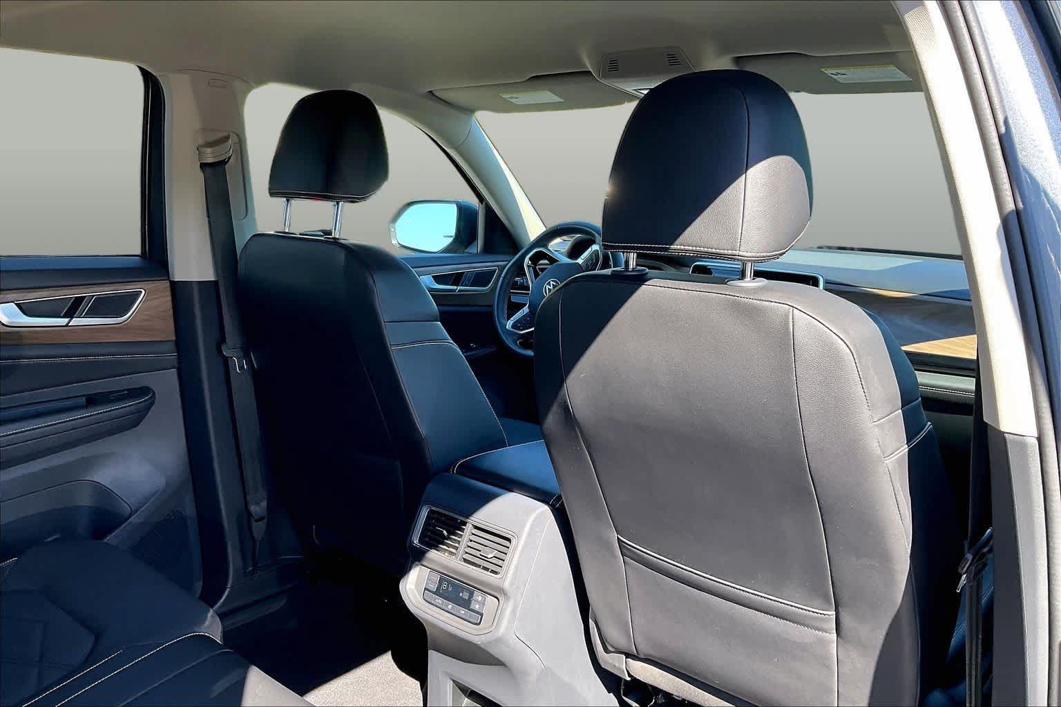 Used 2024 Volkswagen Atlas SE FWD image 19