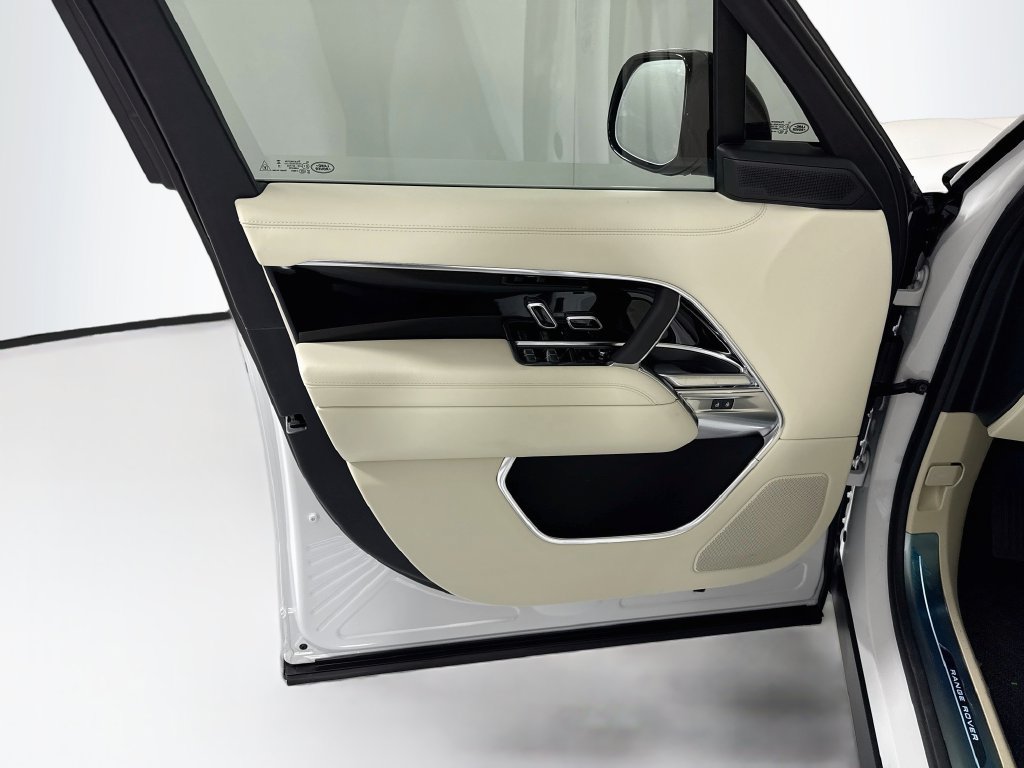 New 2027 Land Rover Range Rover Long Wheelbase SE AWD/4WD image 25
