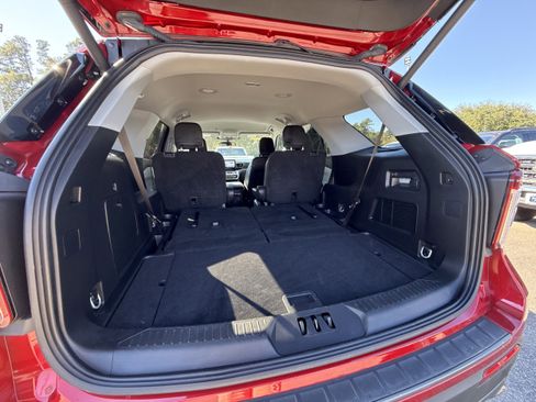 Used 2024 Ford Explorer XLT w/ Equipment Group 202A image 27