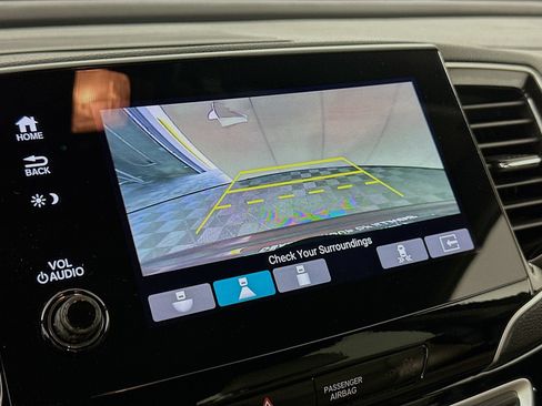 Used 2021 Honda Pilot Touring image 14