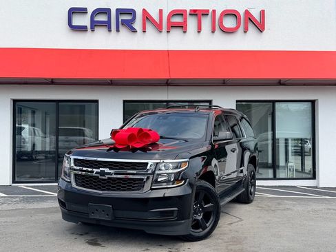 Used 2019 Chevrolet Tahoe LT w/ LT Midnight Edition AWD/4WD image 2