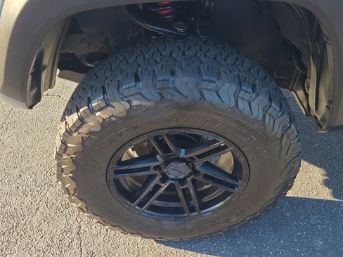 Certified 2021 Toyota Tacoma TRD Off-Road image 9