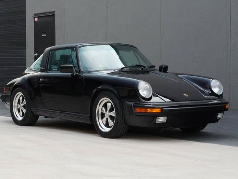 Used 1987 Porsche 911 Carrera RWD image 4