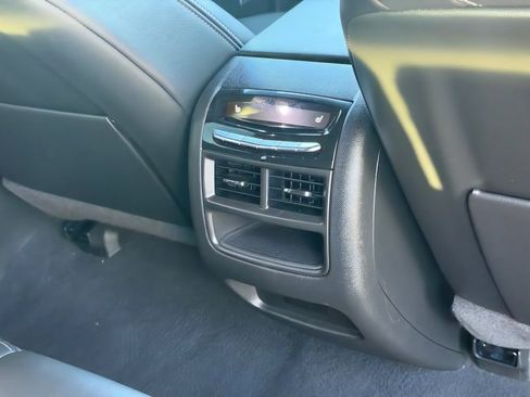 Used 2022 Cadillac XT5 Sportv w/ Technology Package AWD/4WD image 13