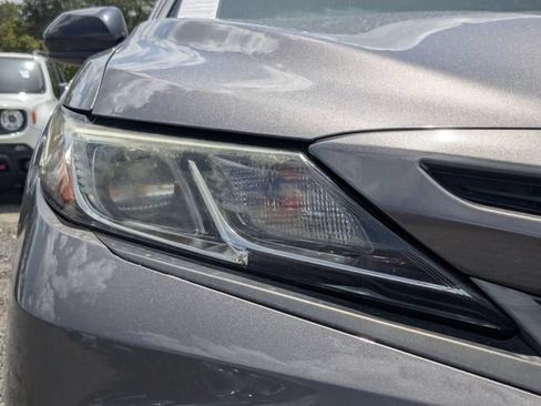 Used 2019 Toyota Camry SE FWD image 10