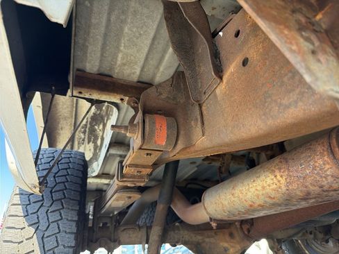 Used 2004 Chevrolet Silverado 2500 LT w/ Skid Plate Package image 14