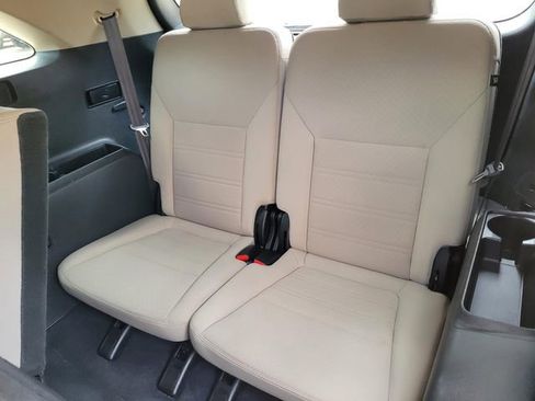 Used 2020 Kia Sorento LX AWD/4WD image 19