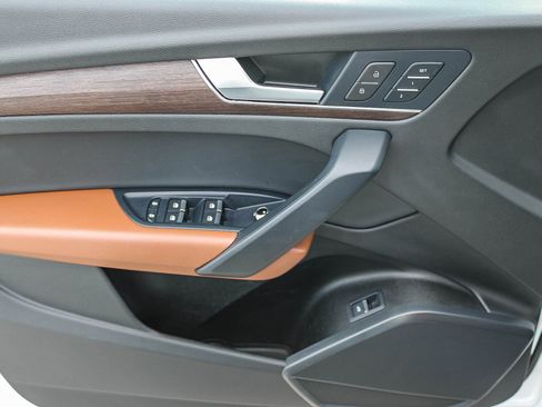 Used 2024 Audi Q5 2.0T Premium image 21