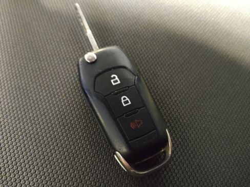 Used 2018 Ford F150 XLT image 32