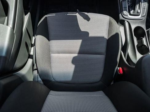 Used 2021 Hyundai Kona SE w/ Cargo Package image 26