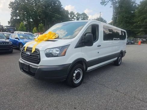 Used 2019 Ford Transit 150 XL RWD image 4