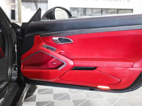 Used 2019 Porsche 911 Turbo image 29