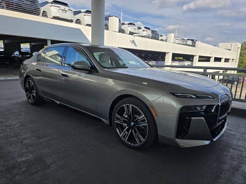 New 2025 BMW 760i xDrive image 25