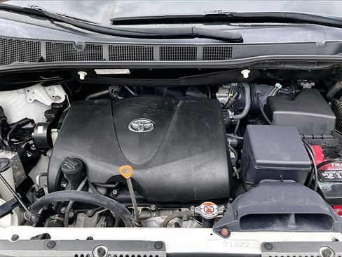 Used 2020 Toyota Sienna XLE Premium FWD image 30