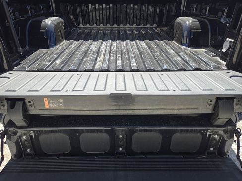 Used 2024 GMC Sierra 1500 SLT image 35