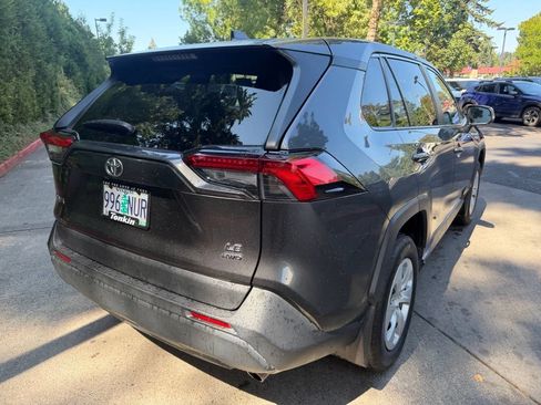 Used 2025 Toyota RAV4 LE AWD/4WD image 5