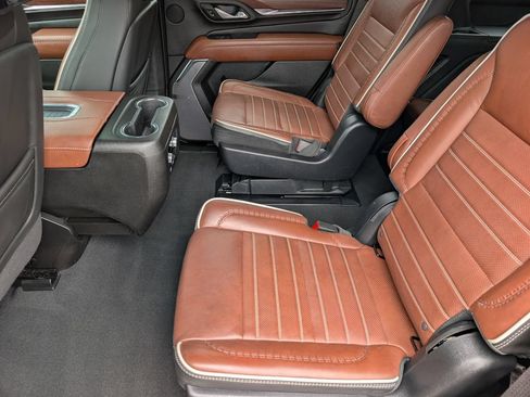 Used 2024 GMC Yukon Denali Ultimate AWD/4WD image 17