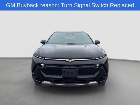 Used 2025 Chevrolet Equinox EV LT FWD image 2