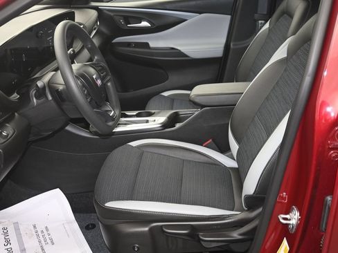 Certified 2024 Buick Envista Preferred w/ Advanced Safety Package FWD image 10