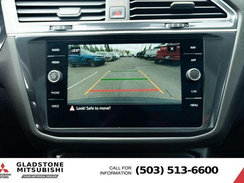 Used 2022 Volkswagen Tiguan SEL R-Line AWD/4WD image 16