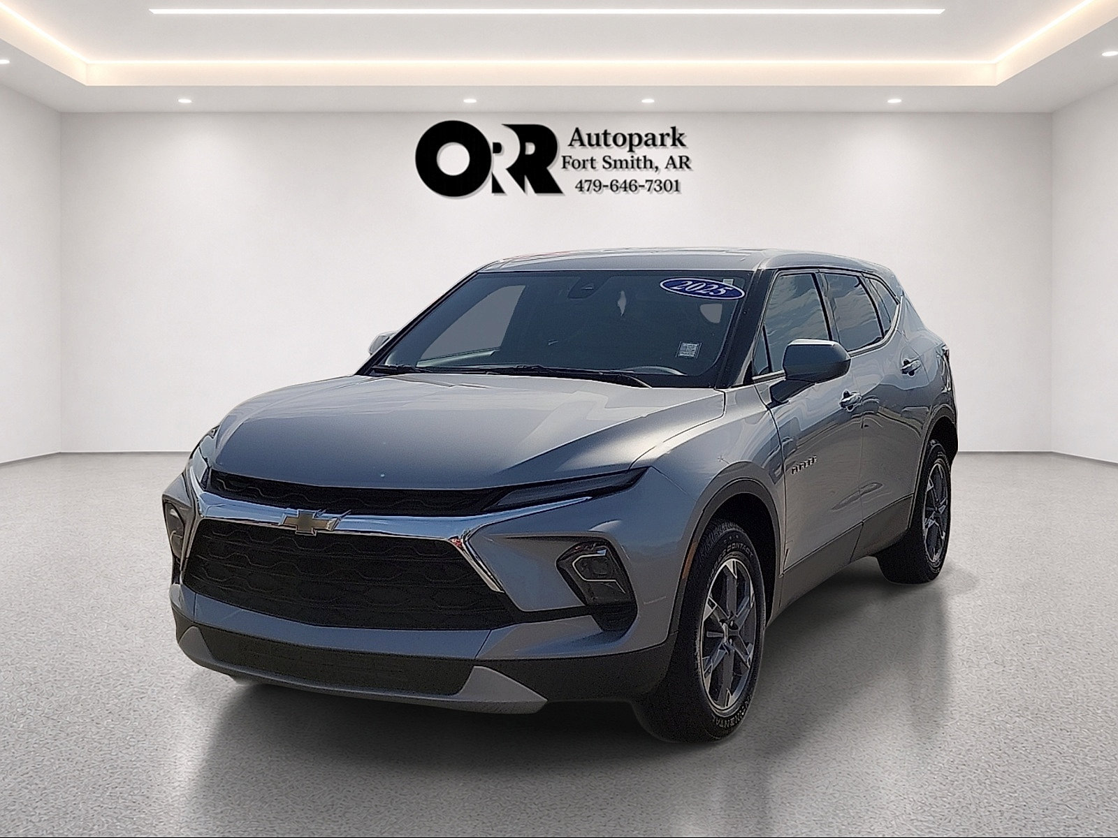 Used 2025 Chevrolet Blazer LT FWD image 2