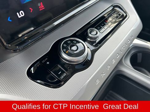 Used 2026 Ford Expedition Active AWD/4WD image 24