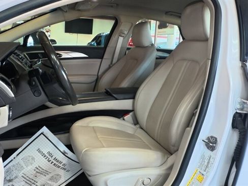 Used 2020 Lincoln MKZ w/ Convenience Package image 10