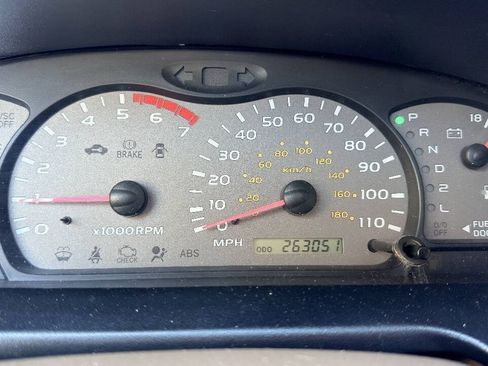 Used 2002 Toyota Sequoia Limited AWD/4WD image 8