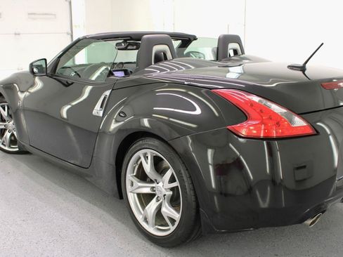 Used 2010 Nissan 370Z Touring w/ Sport Pkg RWD image 16