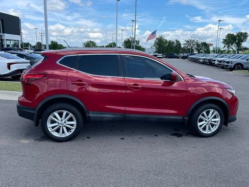 Used 2018 Nissan Rogue Sport SV FWD image 9
