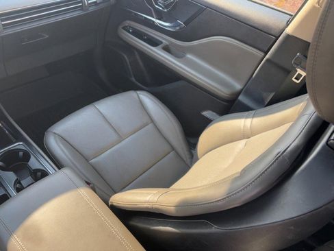 Used 2023 Lincoln Corsair Reserve w/ Equipment Group 201A image 14