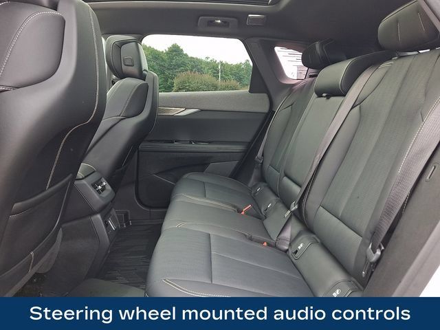 Used 2025 Cadillac Optiq Luxury 2 w/ LPO, Floor Liner Package AWD/4WD image 19