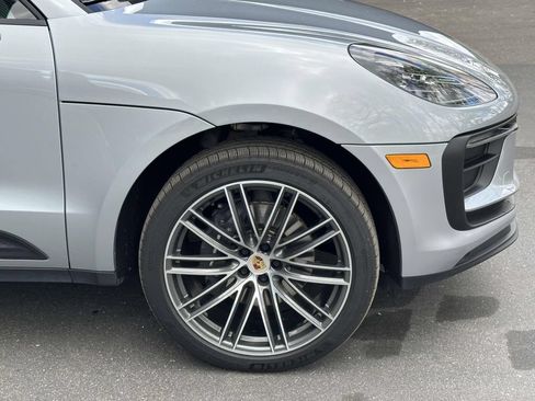 Certified 2026 Porsche Macan AWD/4WD image 9
