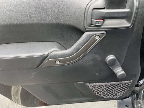 Used 2018 Jeep Wrangler Unlimited Sport AWD/4WD image 20