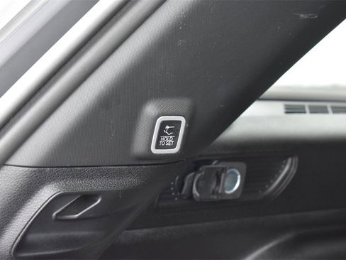 Used 2024 Jeep Grand Cherokee Altitude image 35