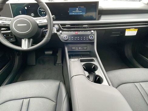 New 2025 Hyundai Sonata Limited image 16