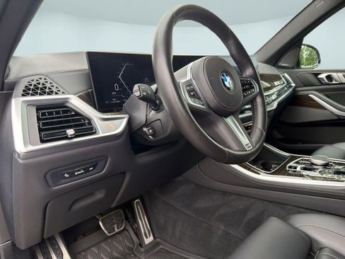 Used 2024 BMW X5 xDrive40i w/ M Sport Package AWD/4WD image 3