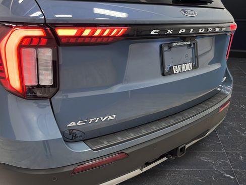 Certified 2026 Ford Explorer Active w/ Active Comfort Package AWD/4WD image 34