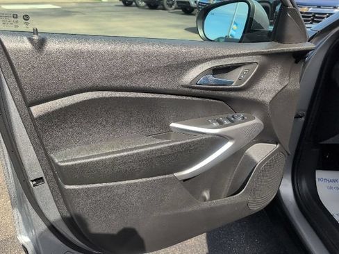 Used 2024 Chevrolet Trax LS w/ LS Convenience Package FWD image 16