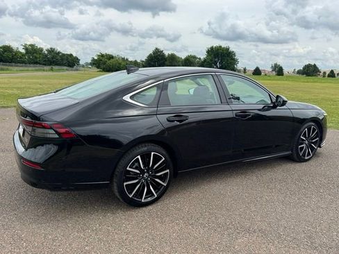 Used 2024 Honda Accord Touring image 6