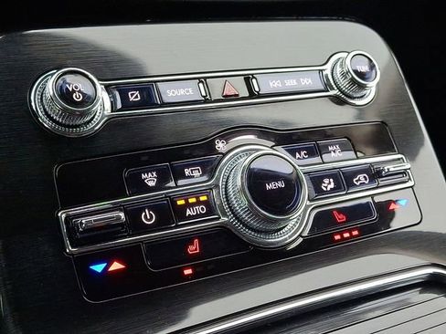 Used 2022 Lincoln Nautilus FWD image 15