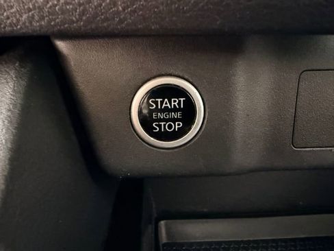 Used 2021 Nissan Rogue SV image 33