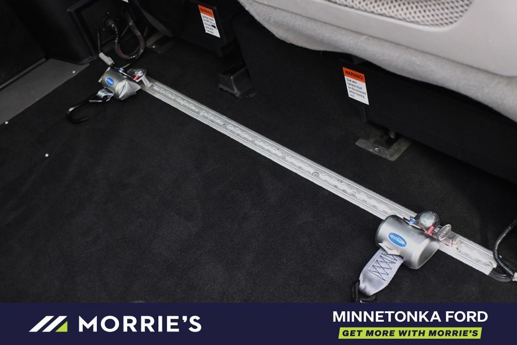 Used 2017 Chrysler Pacifica Limited FWD image 18