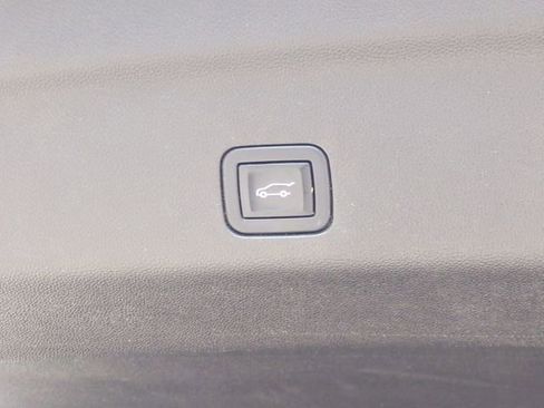 Used 2022 Cadillac Escalade ESV Premium Luxury AWD/4WD image 14