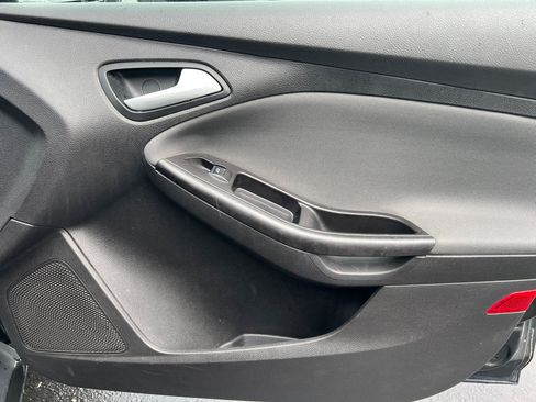 Used 2014 Ford Focus SE FWD image 30