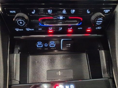 Used 2023 Jeep Grand Cherokee Limited w/ Luxury Tech Group II image 21